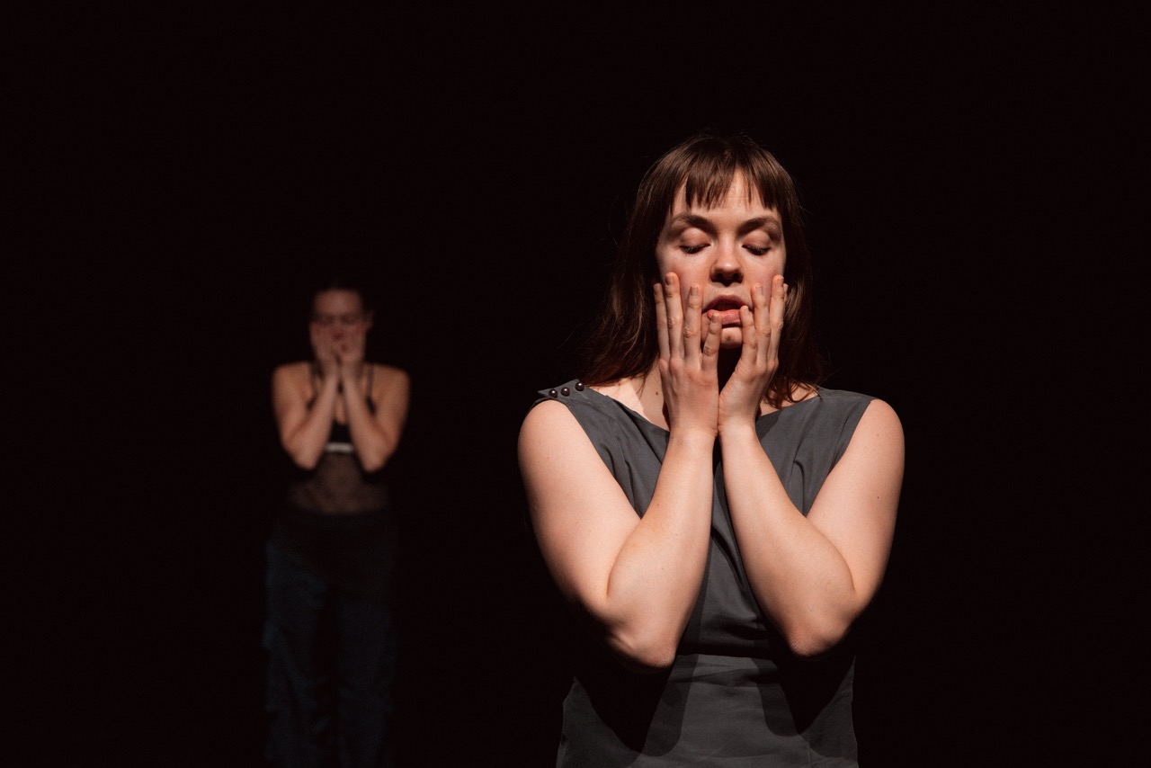 Feirer Den internasjonale dagen for dans med danseforestilling